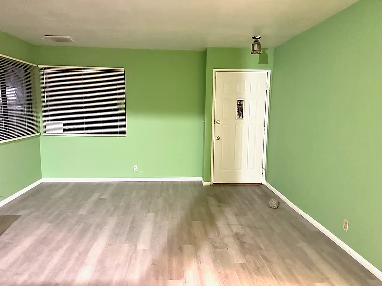 10232 E Avenue S4 — Photo 4