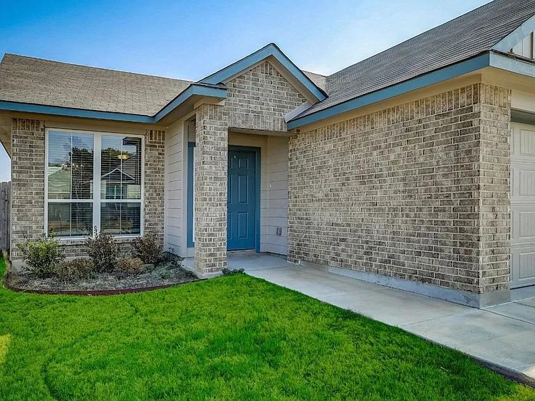 3031 Dade Loop — Photo 3