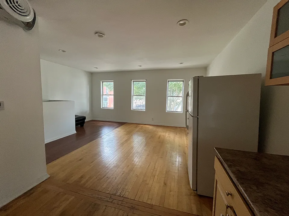 1165 W 19th St #2
