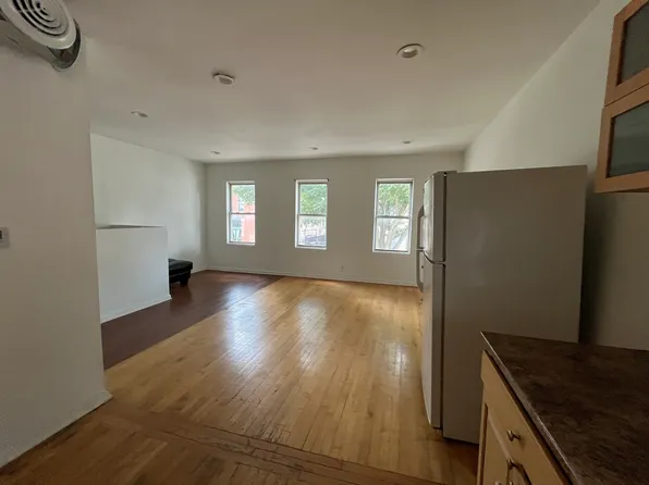 1165 W 19th St #2, Chicago, IL 60608