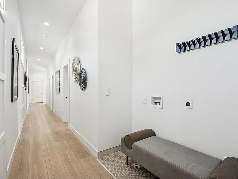 565 N 1200 W — Photo 13