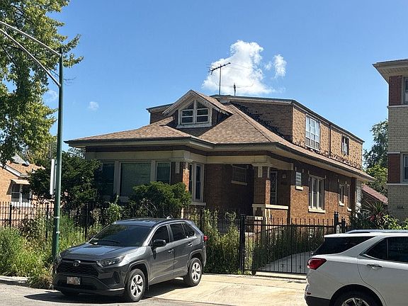 2nd image of 5617 S Rockwell St