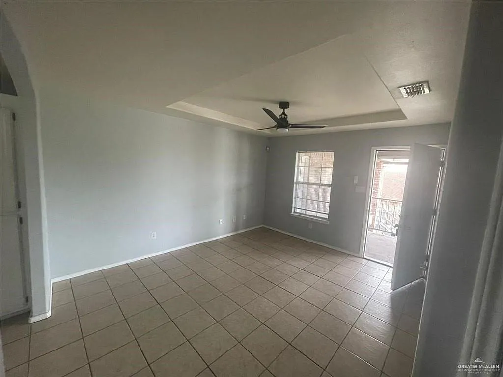 2 bed, 2.0 bath, 5354 sqft, $850 — Photo 4