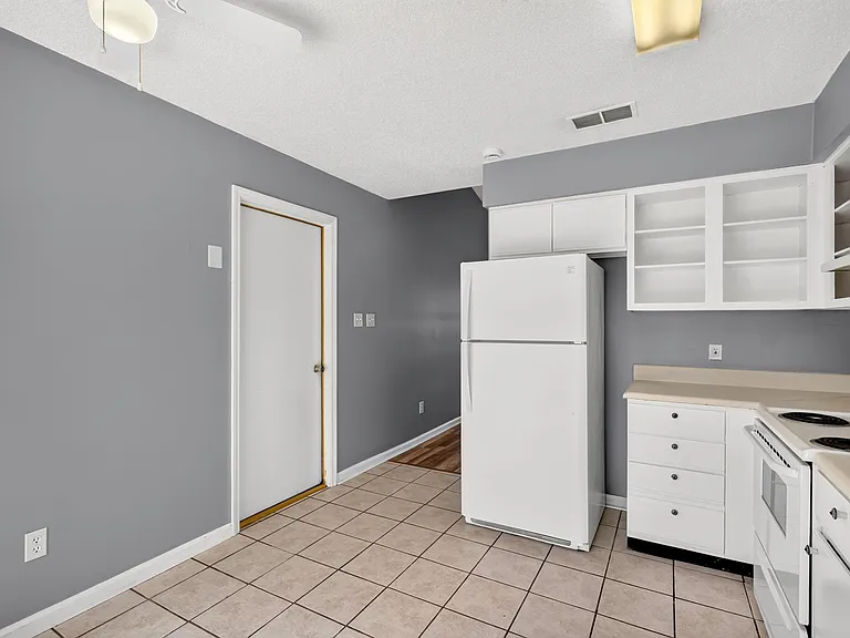 12 Belfair Dr — Photo 18