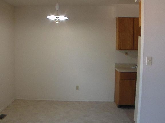 5th image of 315 Gumaer Ave