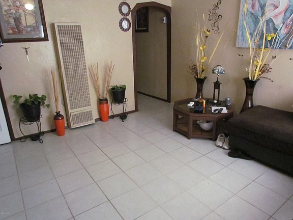 5th image of 208-210 W Palmdale St
