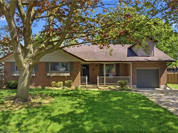 34 Yule Pl, Kitchener, ON N2B 2J8