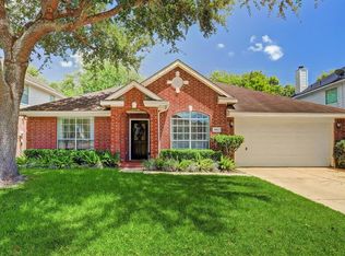 1003 Norfolk Dr, Pearland, TX 77584