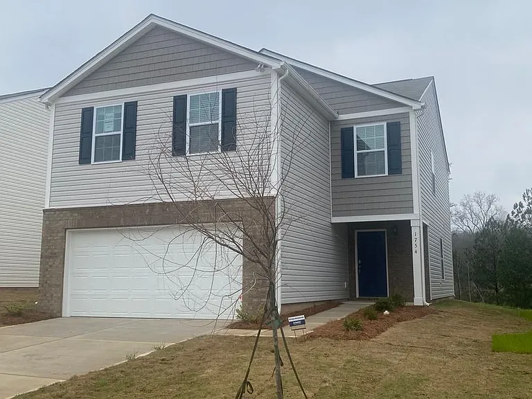 1754 Bright Hope Ln — Photo 1