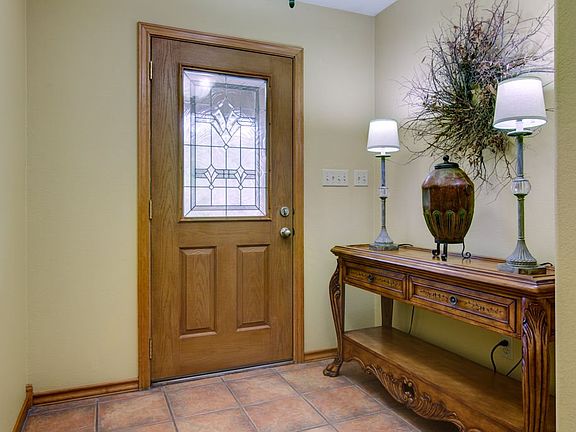 5th image of 181 Saddle Ln