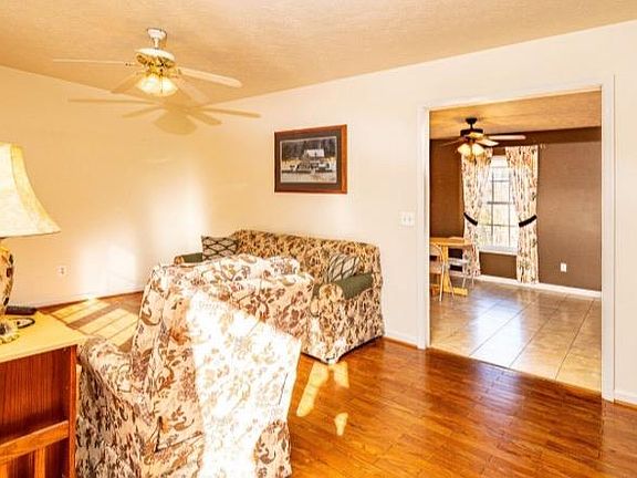 4th image of 1174 Powell Ln