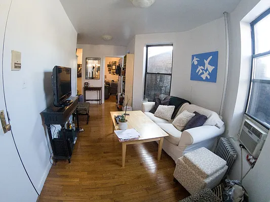 Rented by Roselyn  Fortuna LLC | media 43