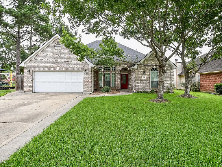 21818 Windsor Castle Dr — Photo 1