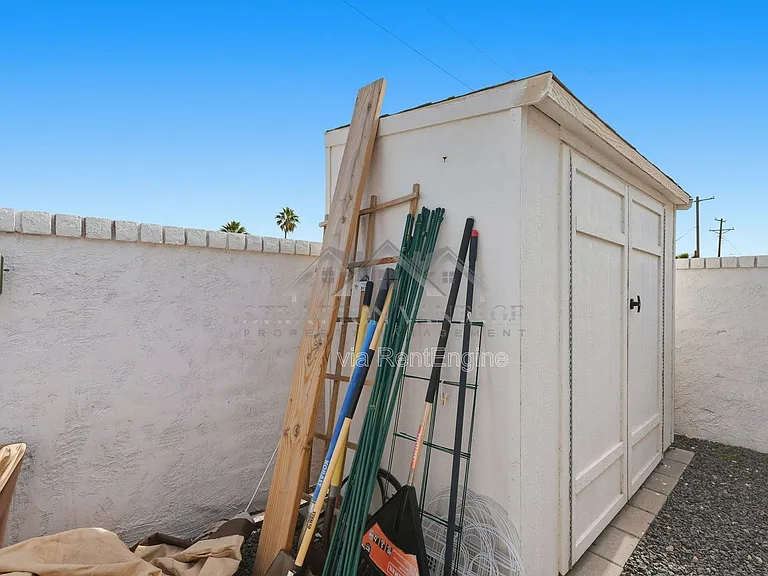 8516 E Lewis Ave — Photo 29