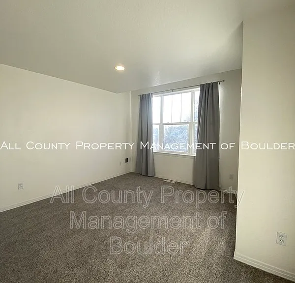 519 Sierra Ave — Photo 15