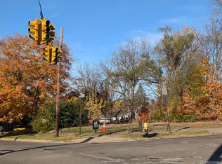 2 E Pike St, Pontiac, MI 48342