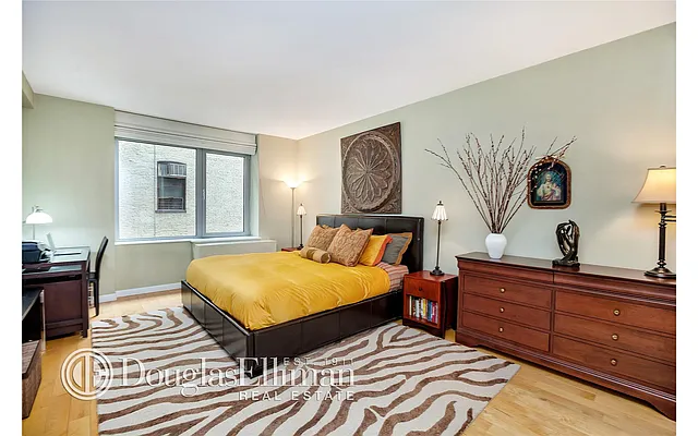 Sold by Douglas Elliman | media 14