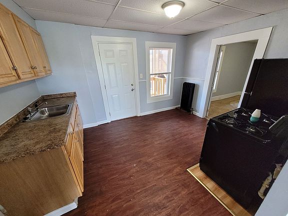 5th image of 1279 Elm St #1287-19