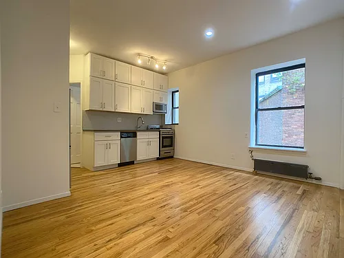 338 E 92nd St #23 Photo 1