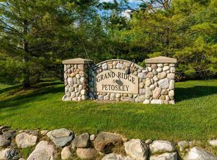 1010 Grand Rdg, Petoskey, MI 49770