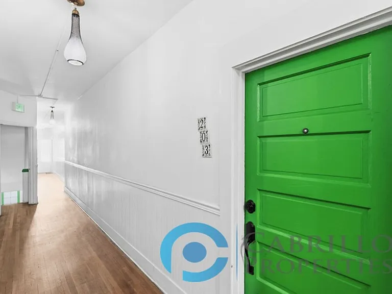 Casa Blanca Apartments — Photo 1