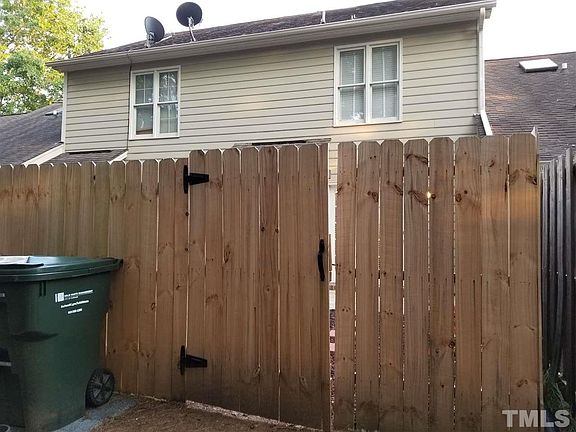 5th image of 404 Gatehouse Ln #404