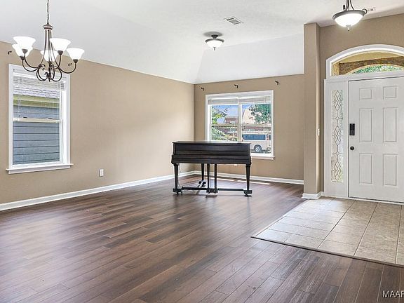 4th image of 704 Evanwood Dr