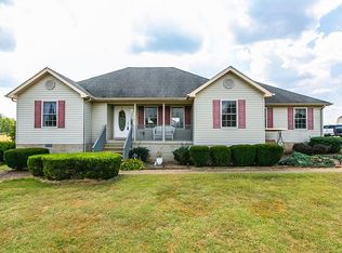 102 Greystone Dr, Nicholasville, KY 40356
