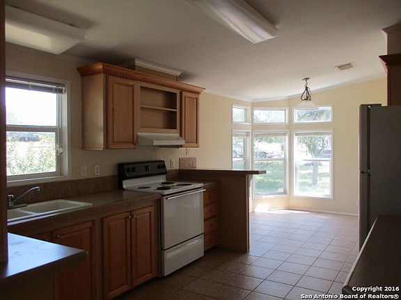 5th image of 530 County Road 3820
