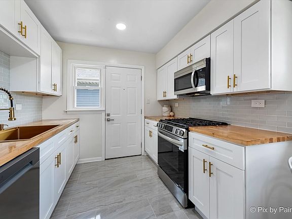 3rd image of 1329 Hirsch Ave