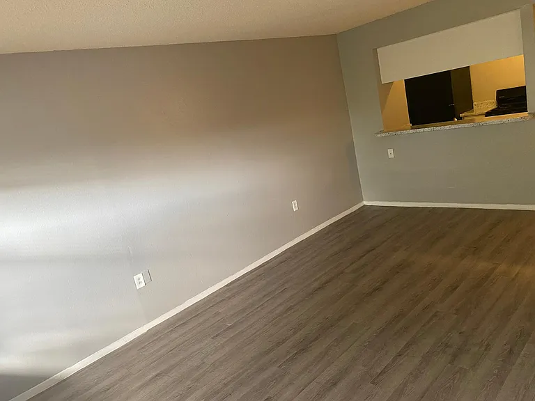 5909 Royalgate Dr — Photo 17