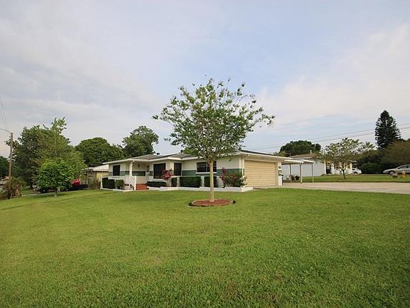 2nd image of 1241 S Lake Dr