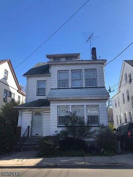 1st image of 166 Stuyvesant Ave