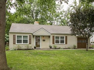 7520 Sagamore Rd, Prairie Village, KS 66208