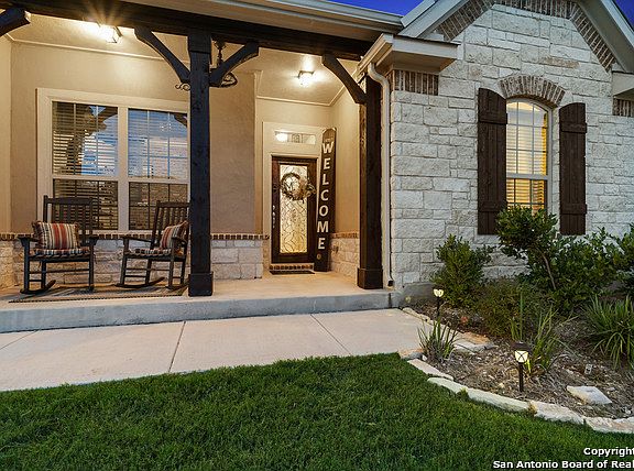 2nd image of 1005 Water Oak