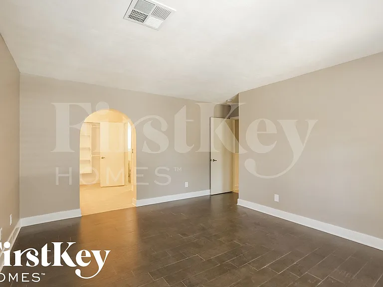 7366 W Jenan Dr — Photo 8