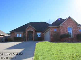 2008 Cedar Pointe Cir, Edmond, OK 73003