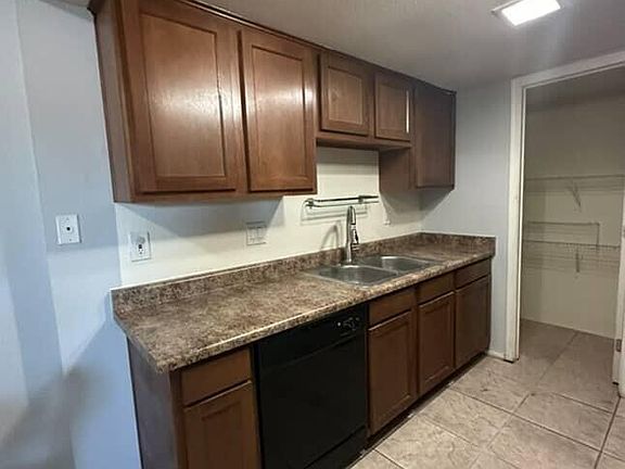 5th image of 8125 N 32ND Drive