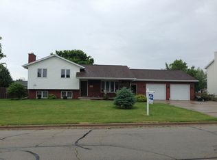 2151 Skyview St, Green Bay, WI 54311