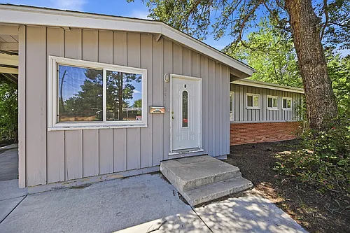 2400 Valley View Dr Photo 1