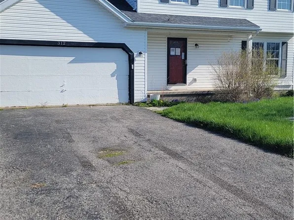 312 Chadlee Dr, Brockport, NY 14420