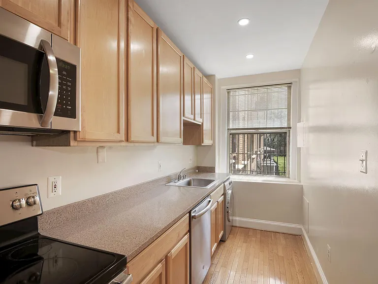 1401 Columbia Rd NW #113 — Photo 6
