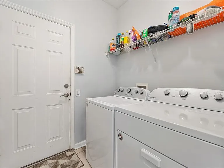 3180 Stonehurst Cir — Photo 18