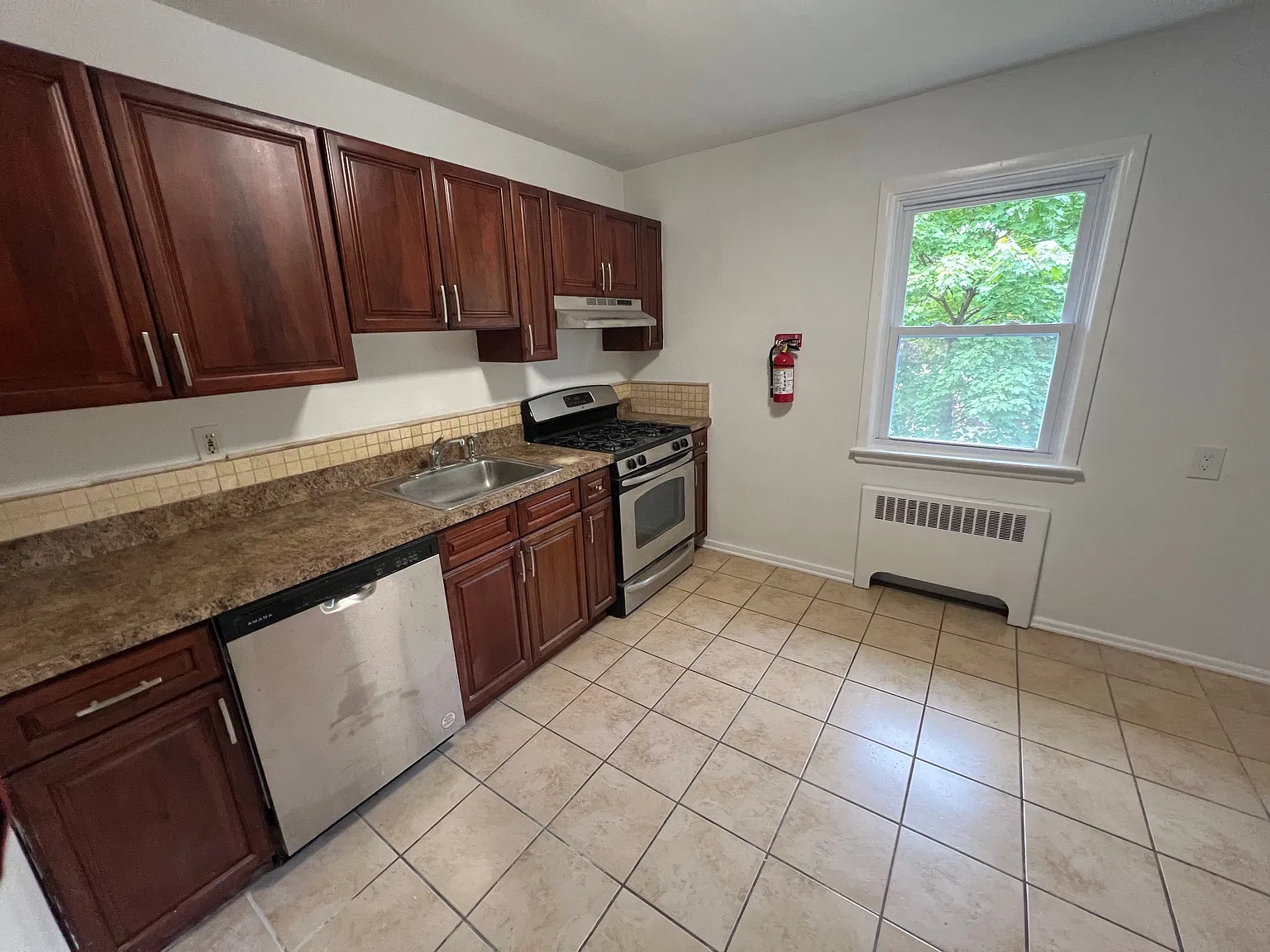 2 bed, $2,400 — Photo 3