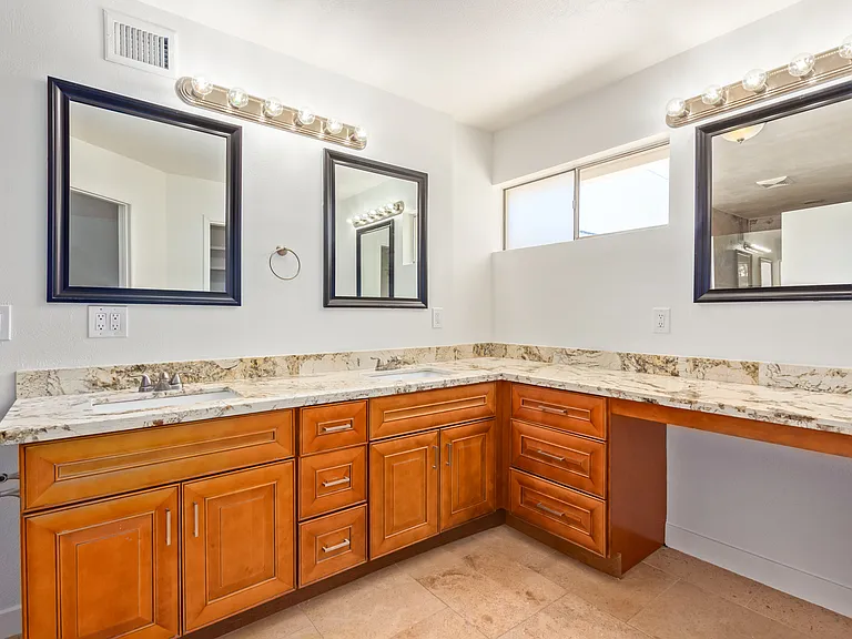 8731 E Minnezona Ave — Photo 22