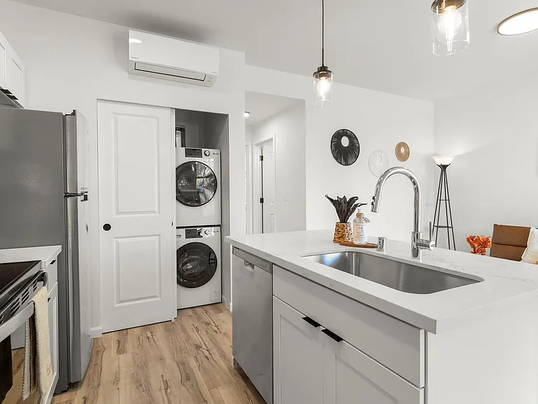 4306 S Lawrence St — Photo 18