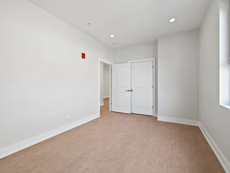 2211 Maple Ave #202 — Photo 16