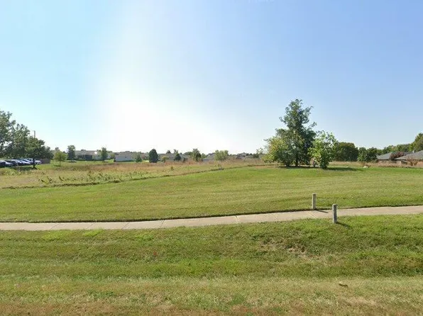 1405 E Oak St, Mahomet, IL 61853