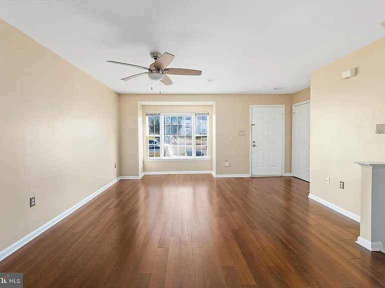 3343 Cape May Ct — Photo 8