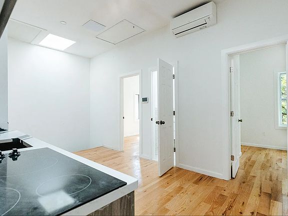 3rd image of 43 Cumberland St #3F
